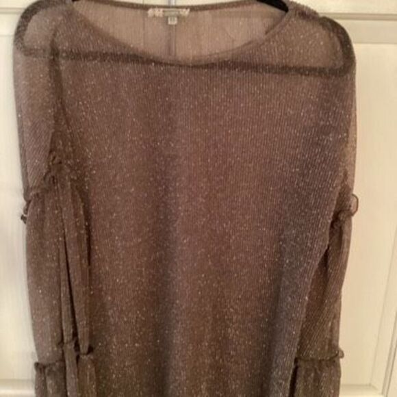 Gimmicks by BKE Buckle Sheer Ribbed Top Sz XS Oversized Bell Sleeve - Picture 1 of 6